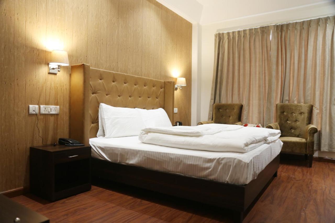 Awadh Inn Noida Zewnętrze zdjęcie