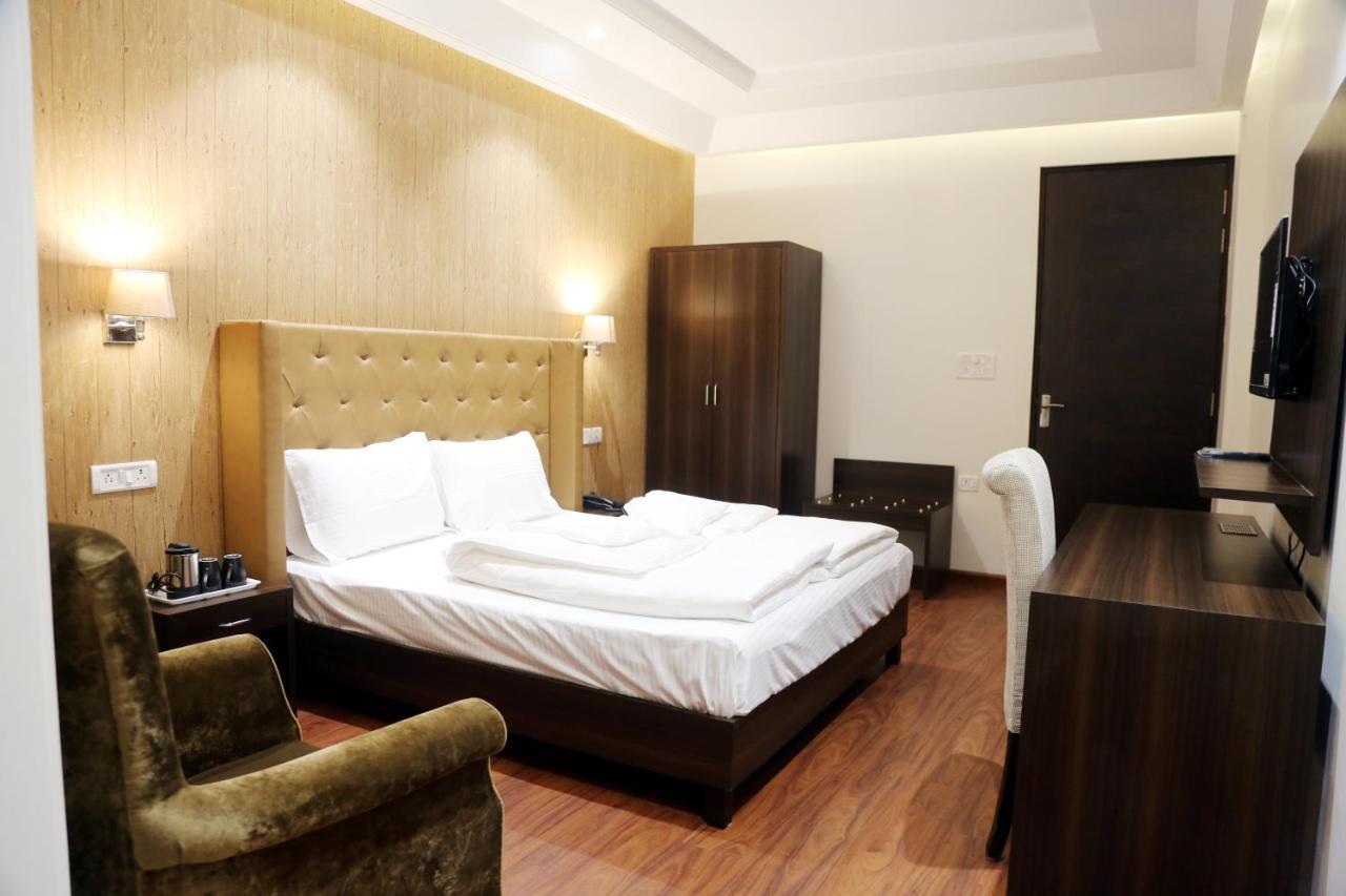 Awadh Inn Noida Zewnętrze zdjęcie