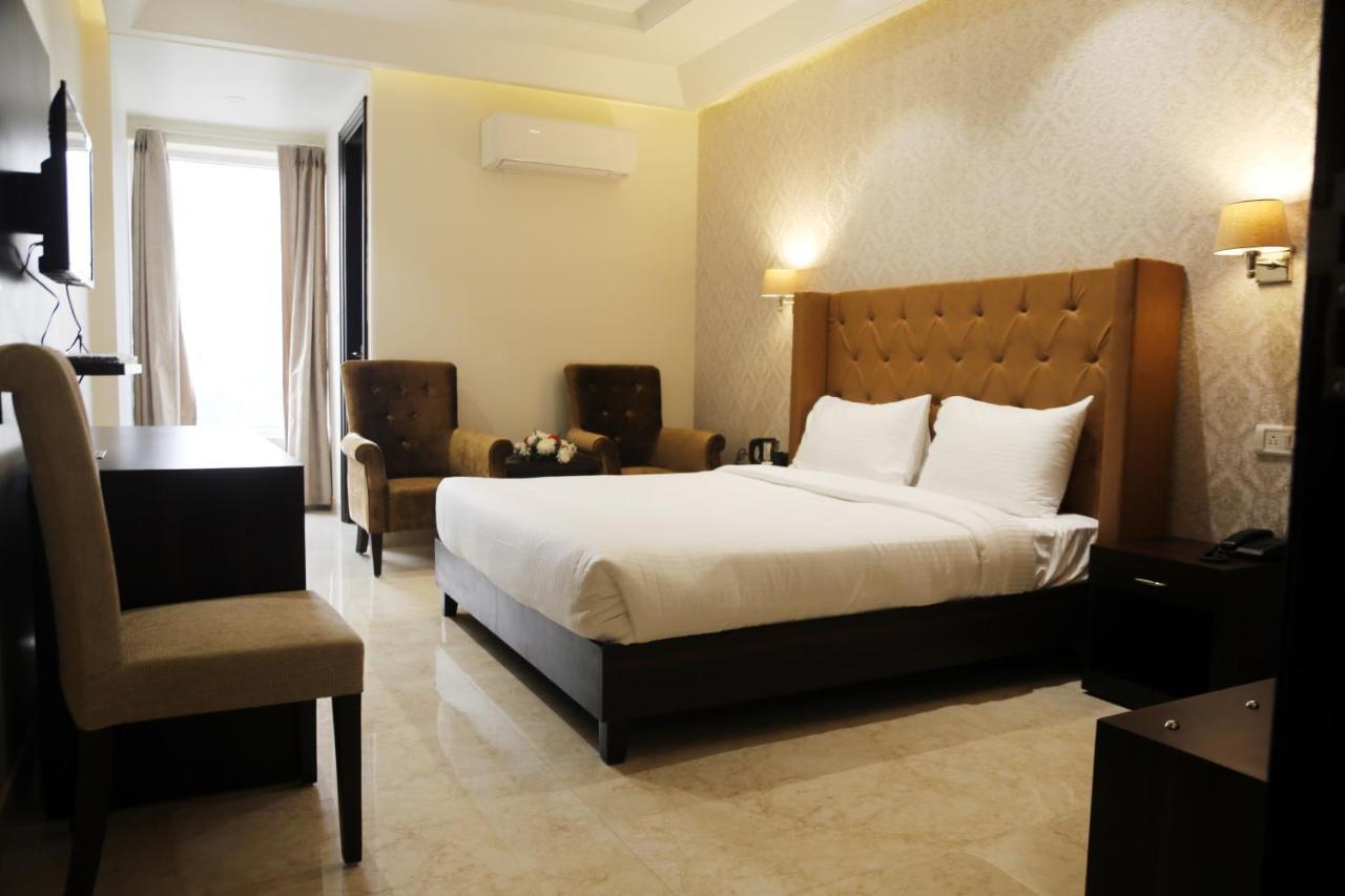 Awadh Inn Noida Zewnętrze zdjęcie