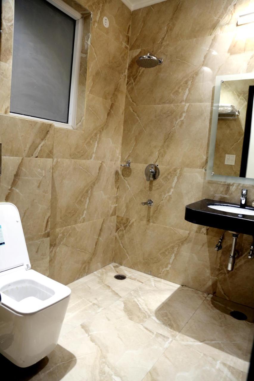 Awadh Inn Noida Zewnętrze zdjęcie