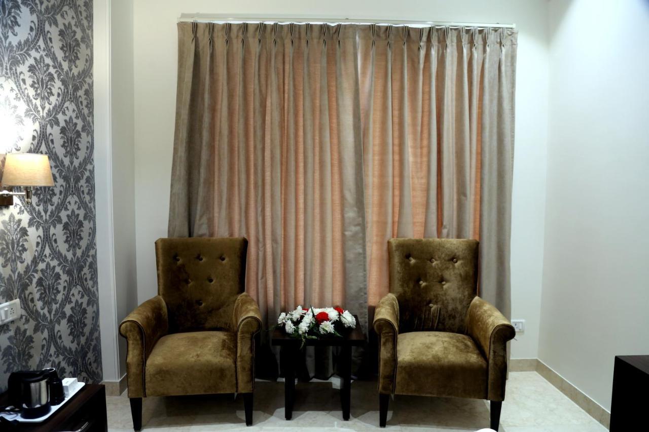Awadh Inn Noida Zewnętrze zdjęcie